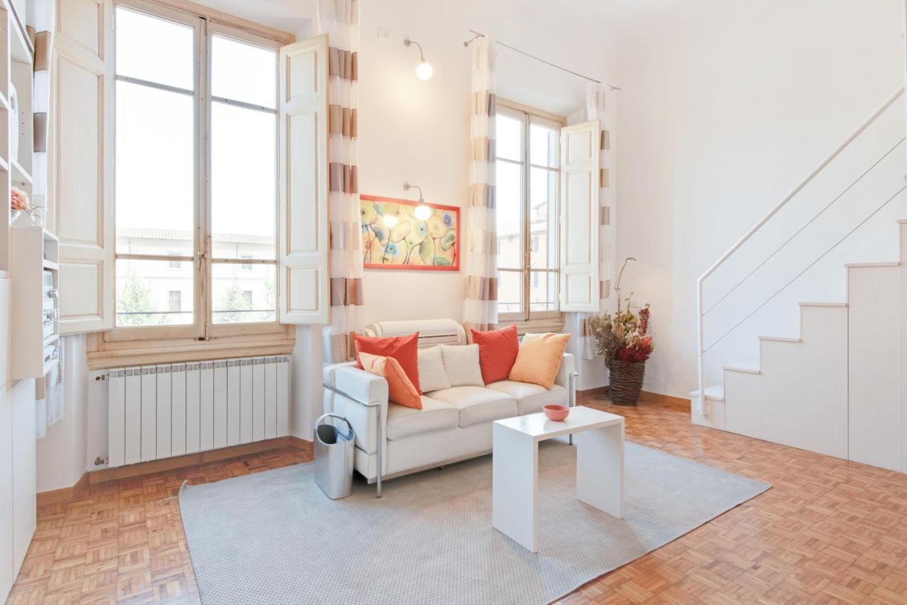 Piazza San Marco Studio Flat Firenze Bagian luar foto